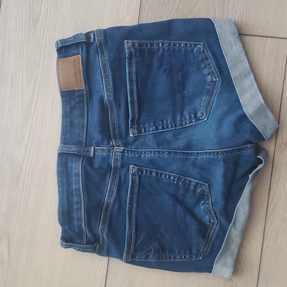 American Eagle cuffed jean shorts, size 2 - Picture 2 of 2